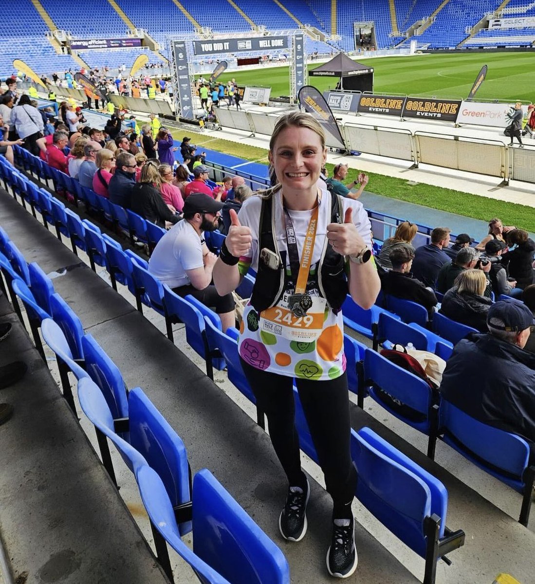 _jenlloyd's tweet photo. Just a little bit proud of myself 🥹 Completed @readinghalf  in 2hrs, 19 mins and raised £950 for @RoyalBerksChar ✅🏃🏼‍♀️! The atmosphere, the music, the high fives and the jelly babies were all amazing and such a great support. Thanks to those who sponsored me 👏🏼🫶🏼💗 https://t.co/0SixvzuAyO