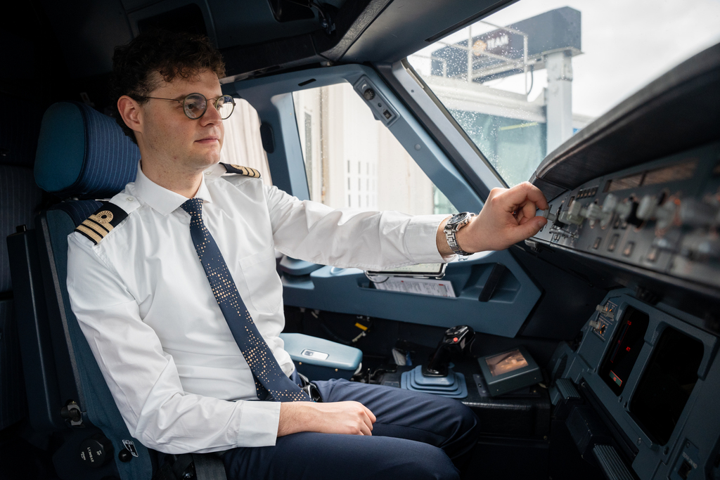 #NEWS | Brussels Airlines has launched a new partnership with Antwerp-based Skywings flight academy, to provide training for cadet pilots.

Read more at AviationSource!

aviationsourcenews.com/airline/brusse…

#BrusselsAirlines #Skywings #pilottraining #AvGeek