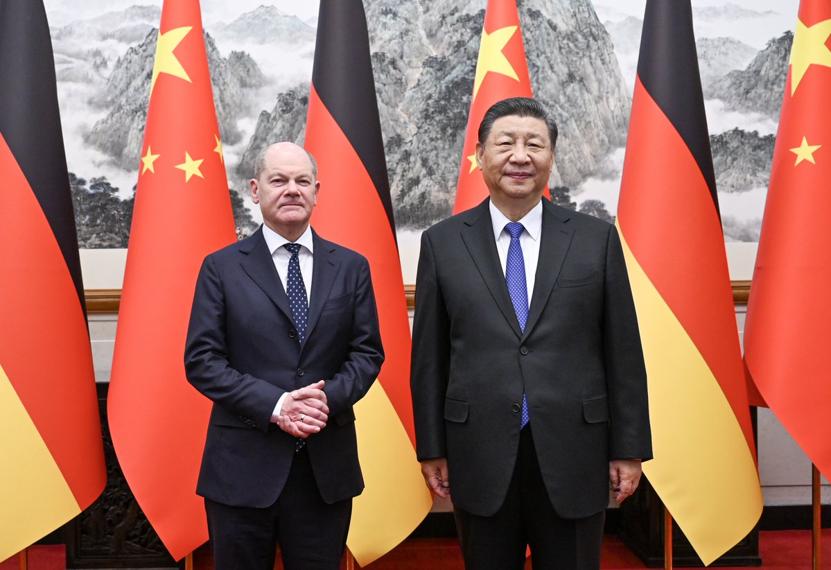 SpokespersonCHN's tweet photo. President Xi Jinping met with German Chancellor Olaf Scholz @Bundeskanzler. 

Humanity now faces growing risks and challenges, which can only be resolved through major-country cooperation. As China and Germany are respectively the second and third largest economies in the world, the consolidation and development of their relations carries significance that goes beyond the bilateral scope. 

The two countries need to view and develop their relations from a long-term and strategic perspective, and work together to inject greater stability and certainty into the world.