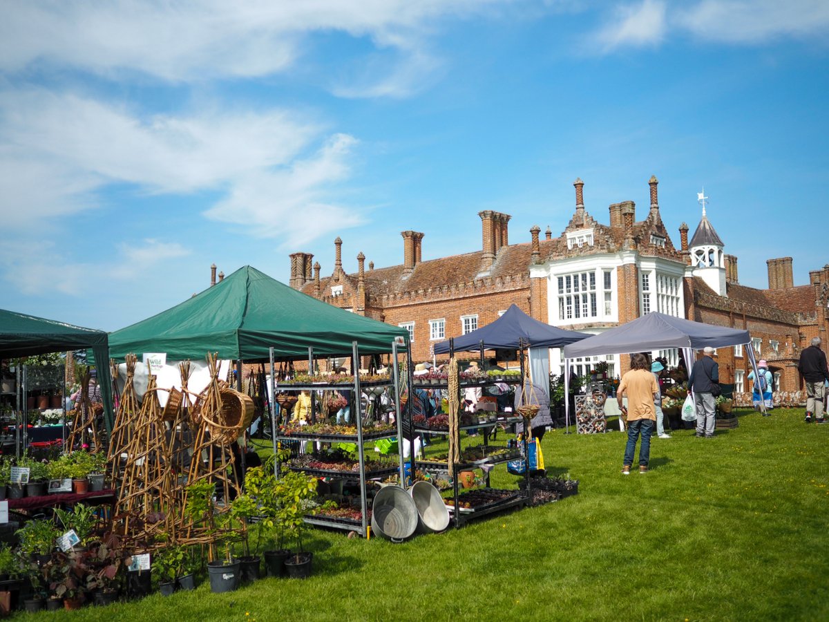 Our Spring Plant Fair and Artisan Market is returning on 26th and 27th May - have you got your tickets yet? 🎟️ Find out more and book here: helmingham.com/events/spring-…