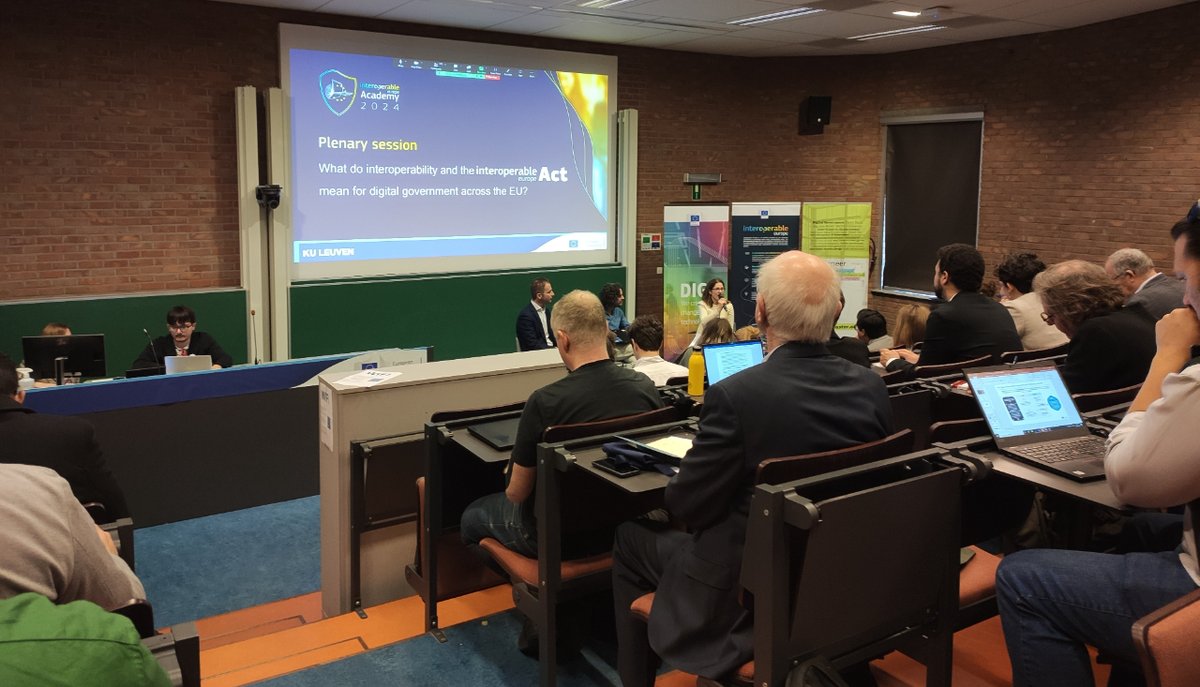 Hace unos días, nuestra compañera Alicia Jiménez participó en Leuven (Bélgica) en el panel ‘Share and connecting data across public and private sources' de la Interoperable Europe Academy 2024, invitada a raíz del proyecto #Impulse @EsenciaGRD