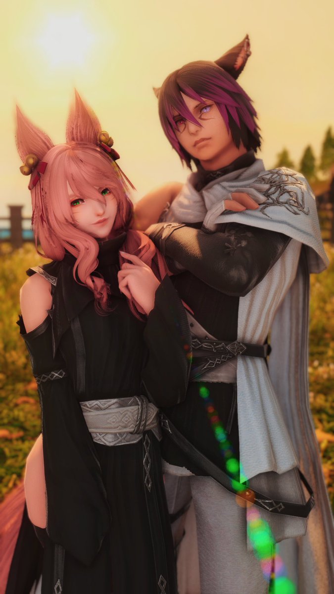 “Hey handsome, did you have a fox on your house yet?” 🌸💕 . . . ( He always poser ) •#FFXIV •#ffxivscreenshot •#GPOSERS •#EorzeaPhotos •#miqote •