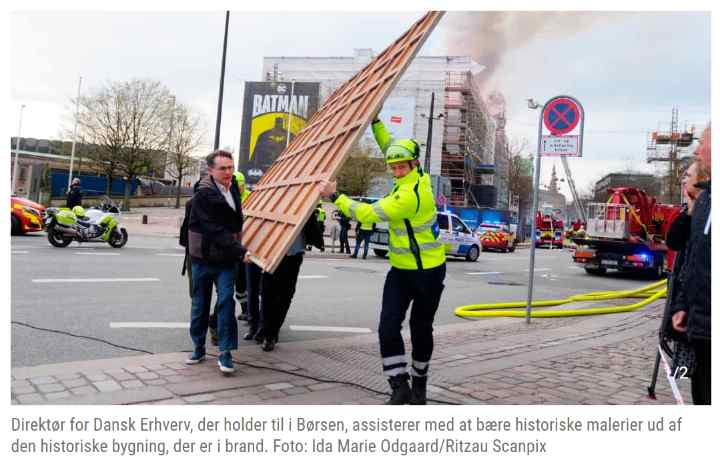 Kæmpe chef. @BrianAMikkelsen redder selv det store Krøyer maleri ud af det brændende Børsen. Respekt.