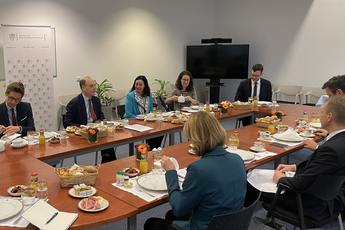 Ambassador @EditaHrdaEU welcomed her counterparts from #V4 and the 🇧🇪 chair of the #CoreperII at @CZECHIAinEU for a discussion on 🇪🇺 agendas and priorities still to be addressed by the end of @EU2024BE, which will conclude its six-month presidency of the @EUCouncil in June.