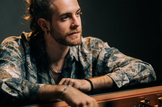 😉 Astebururako plan bila?

🎹 Gozatu <a href="/Andres__Barrios/">Andrés Barrios</a> piano jotzailearen kontzertu batez larunbat honetan, hilak 20, 20.00etan Amaia KZn #Irun. 

🎟 Lortu zure sarrera hemen: amaiakz.sacatuentrada.es/es/entradas/nu…