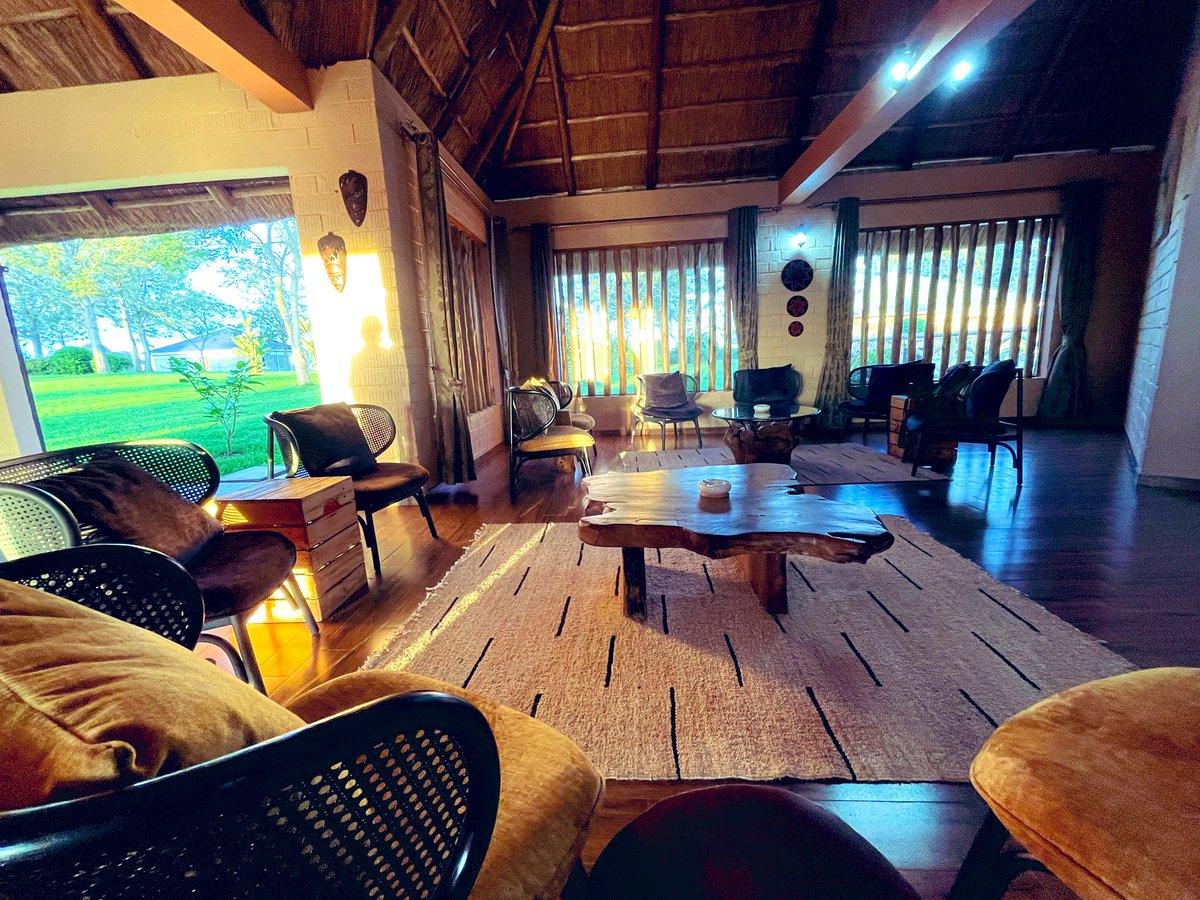 A place amidst the plains of Ankole , beautified by its large flowered compound and having a chance to explore its farms . 
Mpogo Safari Lodge a midrange Travelers Paradise 
📧 nafricansafarisltd@gmail.com
#lakemburonationalpark
#accommodation
#VisitUganda #NatureAdventure
