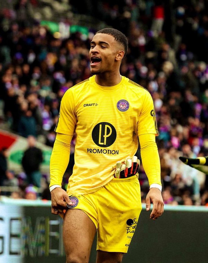 Be_OM13's tweet image. 🚨 L’OM S’INTÉRESSE À GUILLAUME RESTES ! 

• Les agents du joueur ont déjà été contactés, et ce sont les mêmes que Iliman Ndiaye ! 🇸🇳

• Le joueur serait pour un départ mais en restant le numéro 1 ! 🥇

🗞️ @Foot01_com 

#TeamOM | #MercatOM