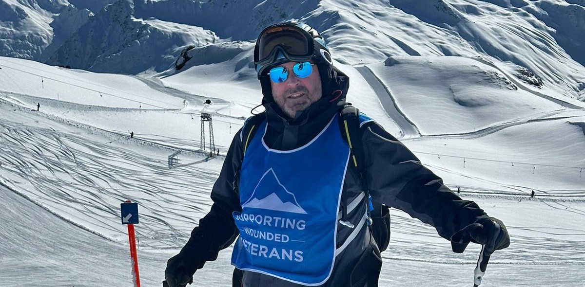 We recently heard from customer John Chantry, who received a knee injury while serving in the British Armed Forces. He had not been able to ski without pain until he discovered the Ski Mojo ow.ly/3IGN50RgQ1F