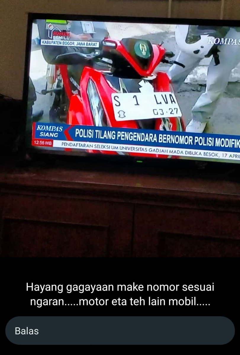 Emg gaboleh ya motor pake plat modifikasi? Btw yg bikin status polisoy