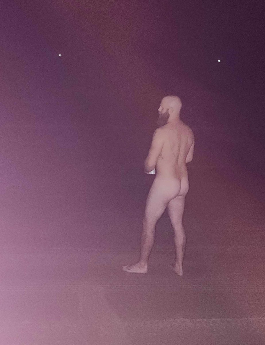 JakeFromTX1's tweet photo. Now that it's warm out. I need another beach night! ⛱️ 🌙 margaritas, salt air, ocean breeze, yes please! https://t.co/4EIPGxuqQ7