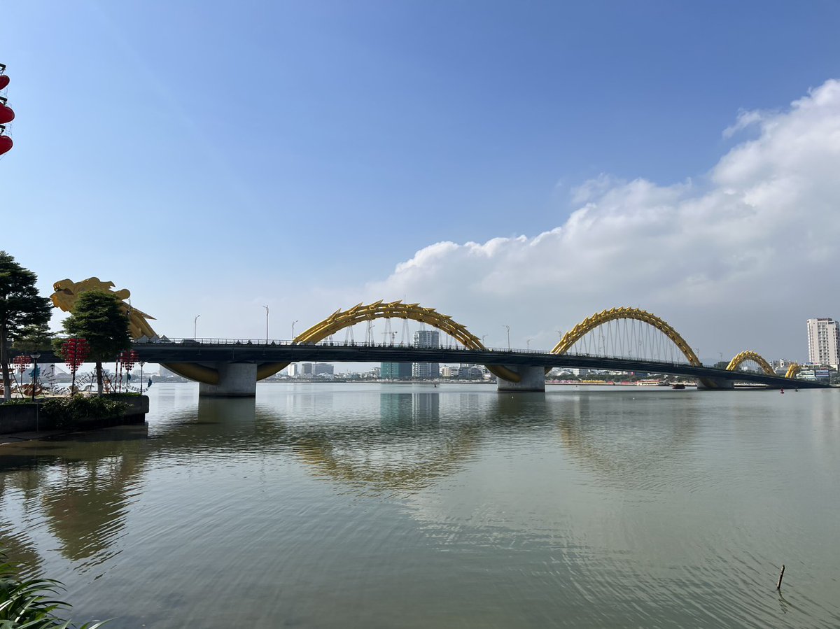 halong_vietnam_'s tweet image. 🐉 From the mythical Dragon Bridge to the whimsical Hand Bridge, our customers are exploring the stunning architectural marvels of Da Nang! 🌉
Website: travelauthenticasia.com
halongvietnamtours.com
#southeastasiatrip #beautifuldestinations #DaNangAdventures #IconicBridges
