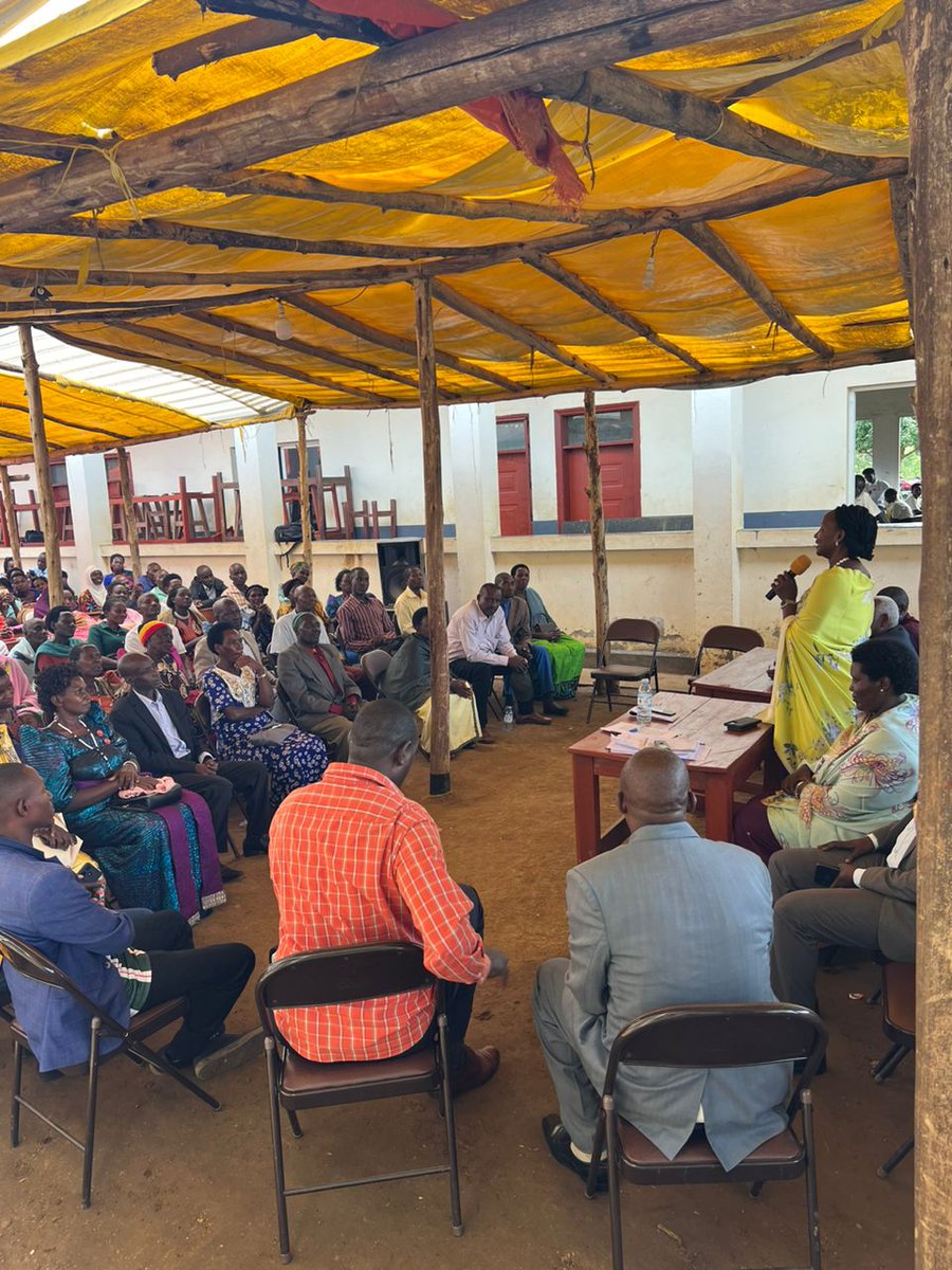 Over the weekend, I attended the parent-teacher meeting at Kawanda CoU SS in Mawogola North, Sembabule. I discussed the benefits of education for our people, the facilities and appreciated the parents for their unwavering support rendered their children.