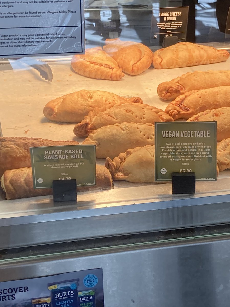 When your train home is cancelled and there is a Cornish Pasty Co trolley in the #Edinburgh station. 🙂🌱 I brought home #vegan pasties and sausage rolls. Delicious!!