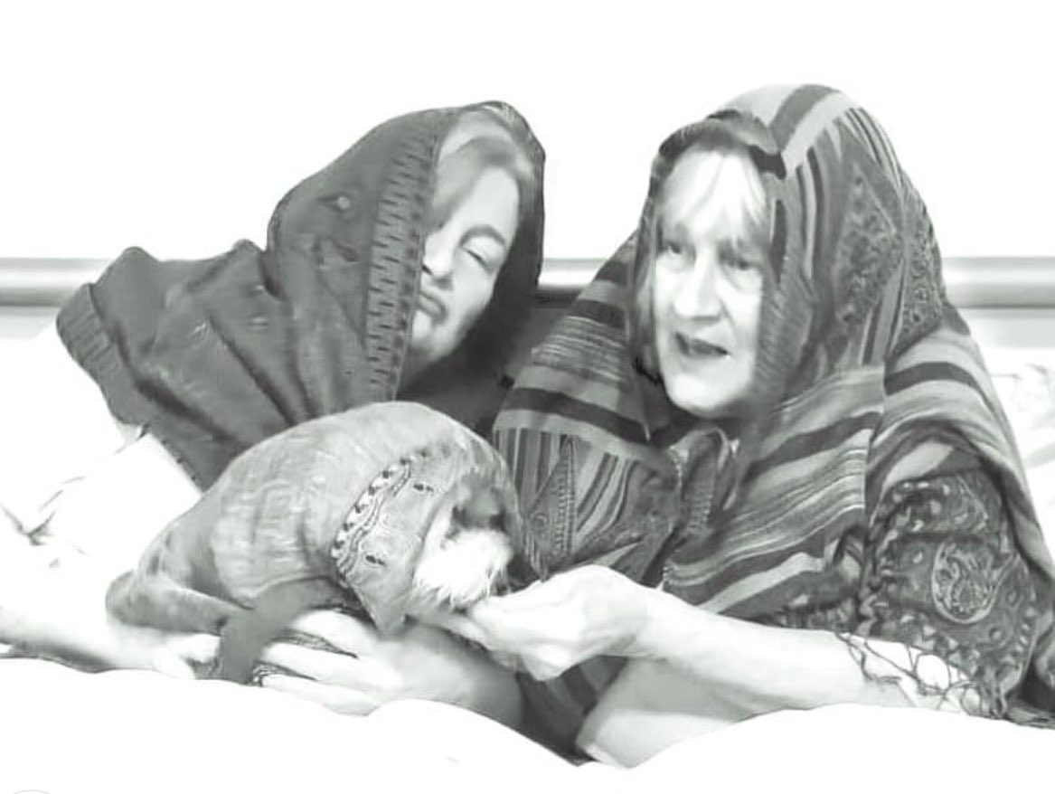 Bella's Holiday - day 3: melodramatic. Today we will be mostly pretending to be victorian waifs and strays begging for scraps. Spare us a biscuit, missus.