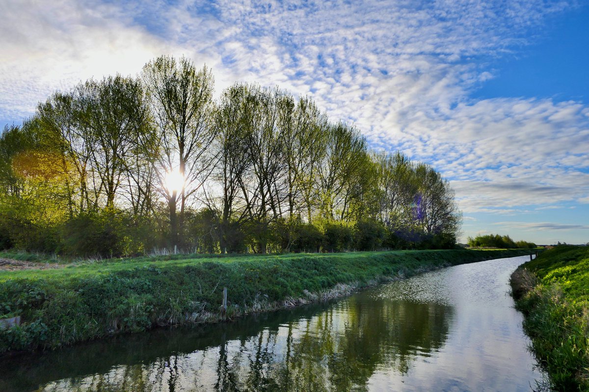 Tuesday morning over the Fens! @ChrisPage90 @WeatherAisling @itvanglia