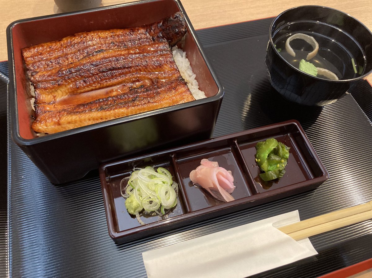 umaimonogasukki's tweet photo. 有給うなぎ https://t.co/8q2AnDDDY3