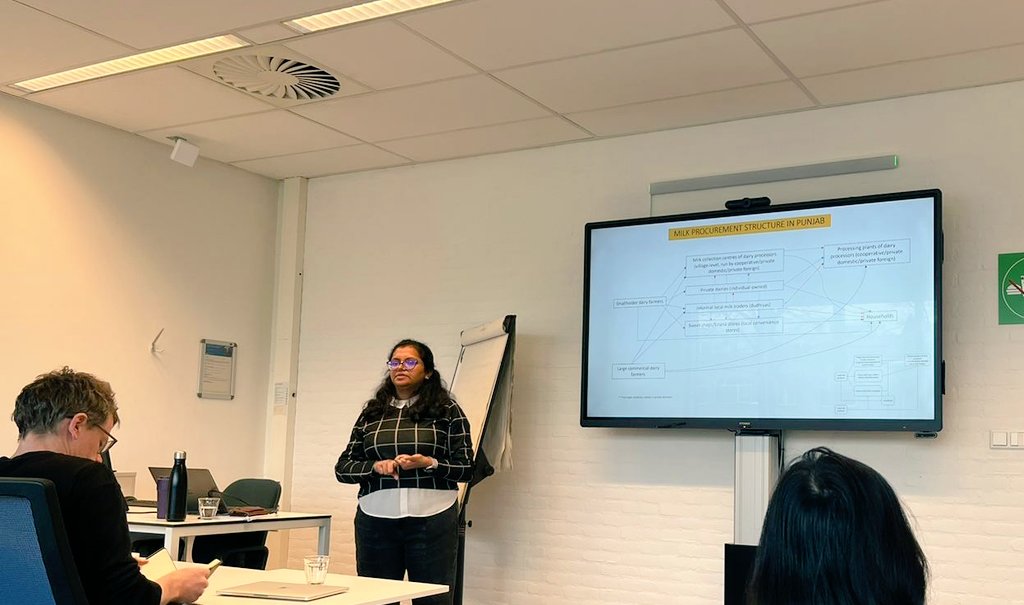 anusha_de_'s tweet photo. It has been a pleasure to be a part of the Development Economics Group of @Econ_WU @WUR during my research stay over the past months. Learnt a lot by sharing my research and fieldwork experiences  and from the exchanges with the team. Huge thanks to Robert Sparrow for hosting! https://t.co/FiESAewreN