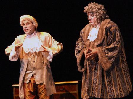 🎼 'En clave de Mozart' es una divertida propuesta teatral que convertirá a los más pequeños en ayudantes del genial músico <a href="/Kamaru_Teatro/">Kamaru_Teatro</a>. 

📍 Santo Domingo de Silos #Burgos
📆 10 de mayo

tinyurl.com/3mhbcckj