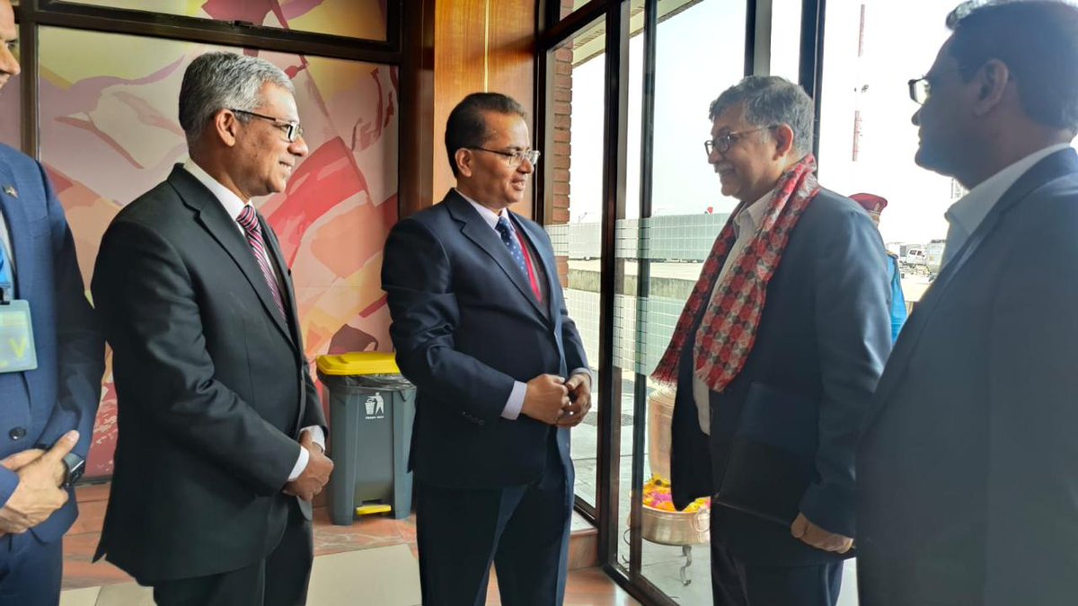 Foreign Secretary arrived today in Kathmandu to lead 🇧🇩 delegation at the 3rd Foreign Office Consultations (FOC) between 🇧🇩 & 🇳🇵, to be held on 17 April 2024. During the FOC, the two Foreign Secretaries would discuss the wide ranging areas of cooperation.