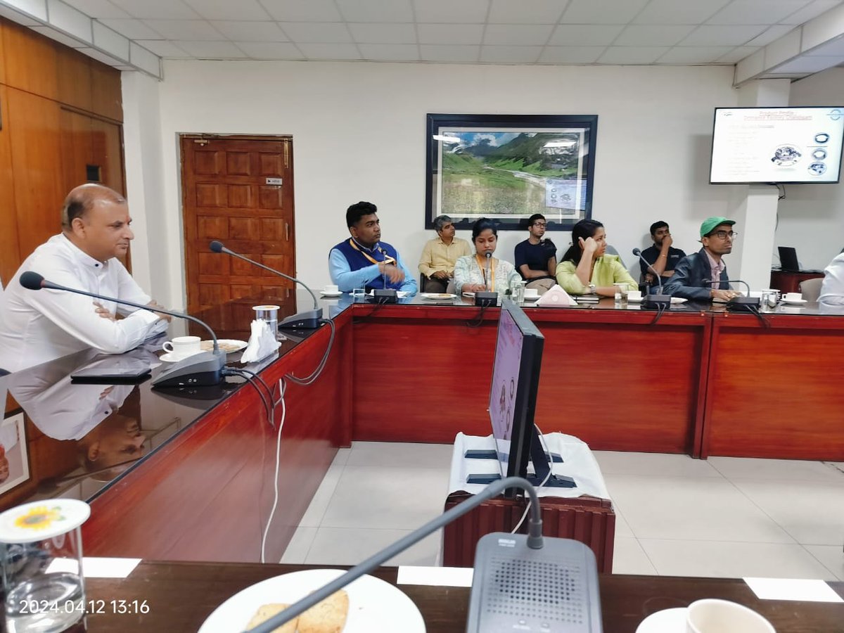 On Friday, 12th April, 𝐓𝐈𝐃𝐄𝐒 𝐈𝐈𝐓 𝐑𝐨𝐨𝐫𝐤𝐞𝐞 team had the incredible opportunity to visit 𝐈𝐎𝐋 𝐃𝐞𝐡𝐫𝐚𝐝𝐮𝐧 along with esteemed academic representative 𝐃𝐫. 𝐓𝐡𝐚𝐫𝐮𝐧 𝐊𝐮𝐦𝐚𝐫 𝐑𝐞𝐝𝐝𝐲, Assistant Professor, IIT Roorkee. @iitroorkee | @India_iDEX