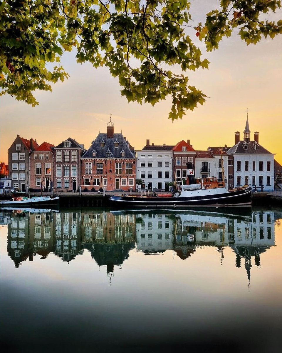 Beautiful reflection photo.
Shot on iPhone by Saskiaqua📱#iphone #photography #reflections