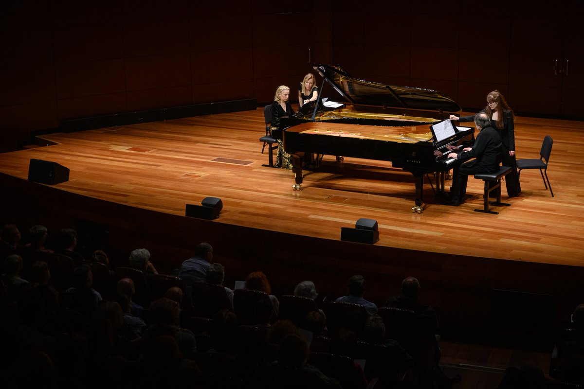 CNDM (@cndm_inaem) on Twitter photo 🎹 Dúo pianístico en el #CNDM.
<a href="/PLAimard/">Pierre-Laurent Aimard</a> y Tamara Stefanovich interpretaron ayer las famosísimas 'Visions de l’amen' de #Messiaen en nuestro ciclo de música #contemporánea Series 20/21 en el <a href="/museoreinasofia/">Museo Reina Sofía</a>
📷 Os dejamos algunas imágenes de Rafa Martín. 🎹 Dúo pianístico en el #CNDM.
<a href="/PLAimard/">Pierre-Laurent Aimard</a> y Tamara Stefanovich interpretaron ayer las famosísimas 'Visions de l’amen' de #Messiaen en nuestro ciclo de música #contemporánea Series 20/21 en el <a href="/museoreinasofia/">Museo Reina Sofía</a>
📷 Os dejamos algunas imágenes de Rafa Martín.