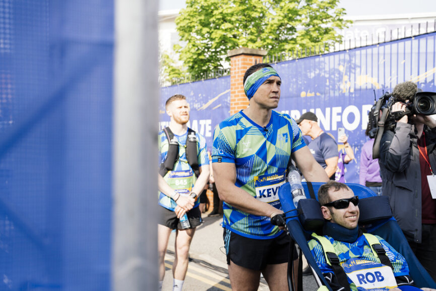 LAST CALLS FOR RUNNERS/WALKERS/WHEELERS! 🌟 It's nearing your last chance to be part of the Rob Burrow Leeds Marathon on the 12th of May! 🏙️ Worried about the distance? Join in the the half marathon instead!💜 Marathon ➡️leedshospitalscharity.org.uk/Event/rob-burr… Half ➡️ leedshospitalscharity.org.uk/Event/leeds-ha…