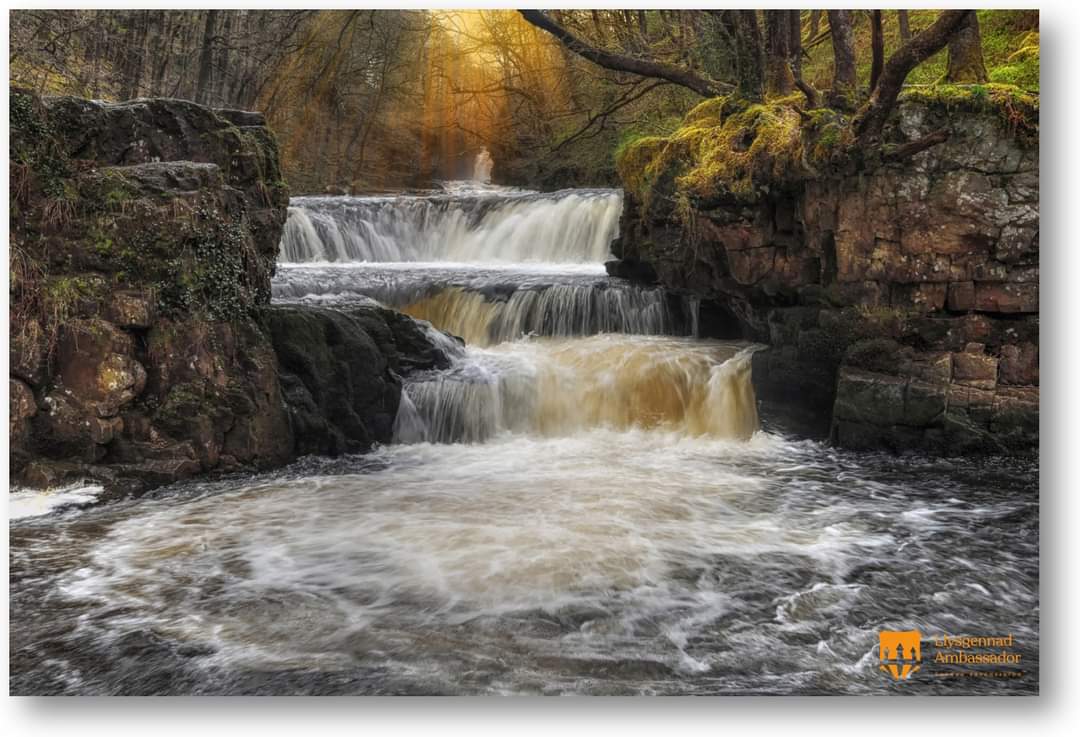 Horseshoe Falls at Pontneddfechan
Bannau Brycheiniog ( Brecon Beacons ) #breconbeacons #Waterfall