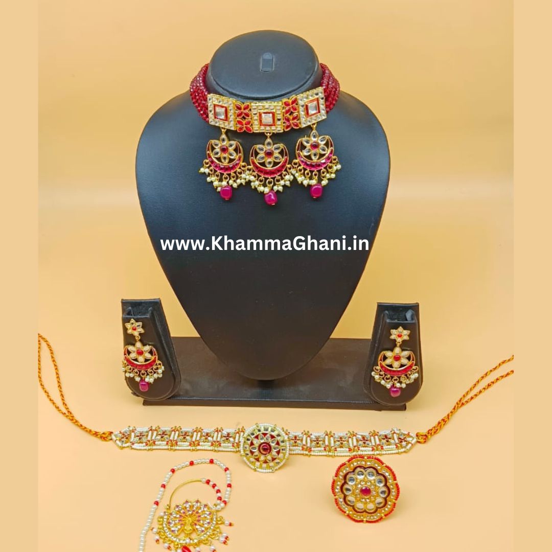 Rajputani Red Jewellery Full Set
#mathapatti #rakhdi #earrings #necklace 
You can buy this Wedding Jewellery set click this link-khammaghani.in/product/rajput…