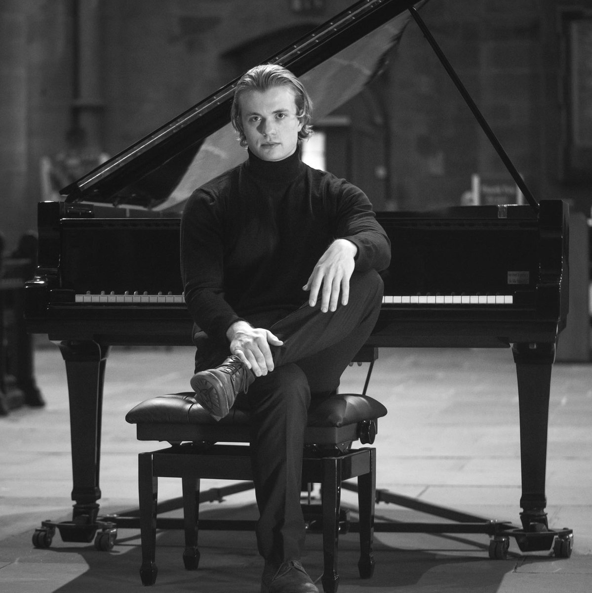DiscoverCarlisl's tweet image. As part of @CarlisleCath’s continuing series of Afternoon #Recitals, they welcome #pianist Cristo Harijan to the Fratry Hall on Wednesday 8 May for a programme which includes #music by #Liszt and #Mompou - tinyurl.com/mrx2m22r
 
#Carlisle #Cumbria #piano #classical #event