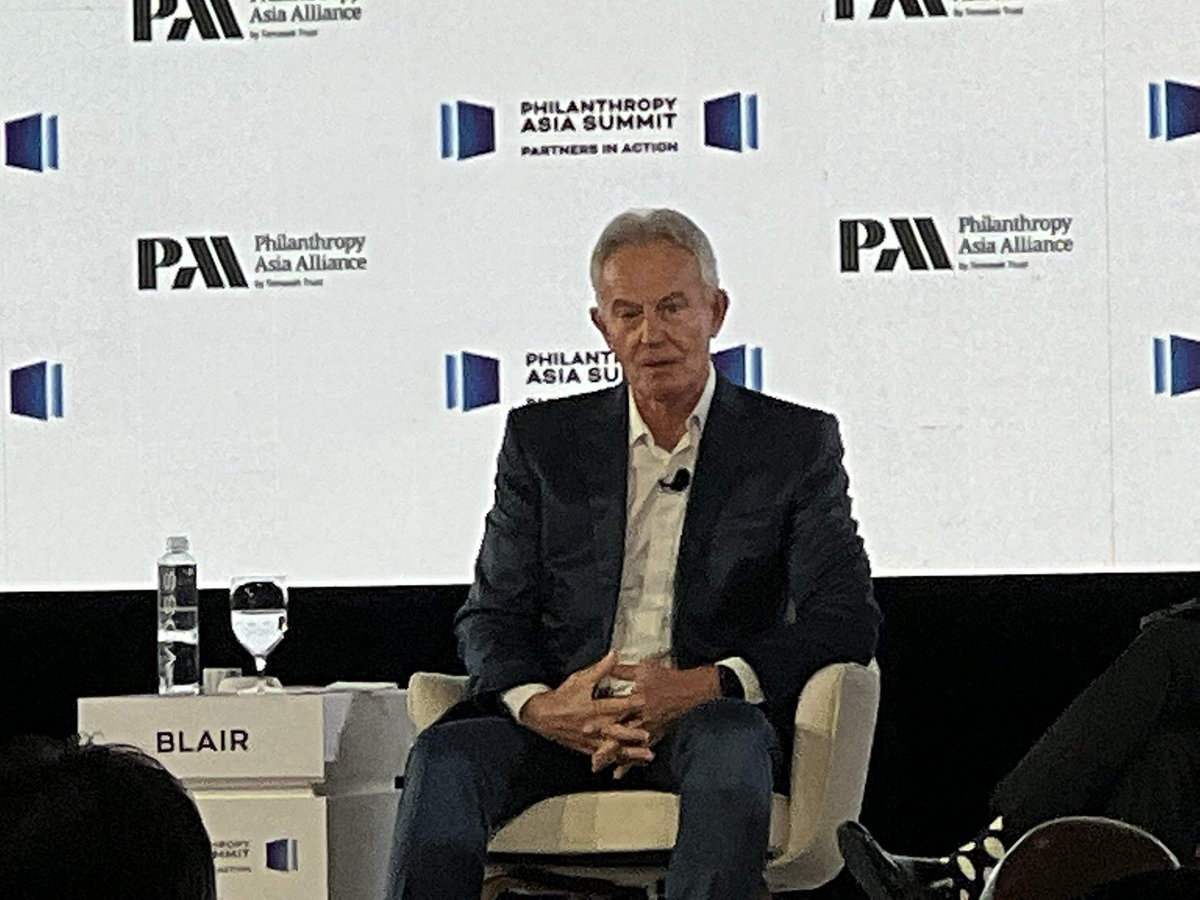 DrRungC's tweet photo. Tony Blair อดีตนายกรัฐมนตรีสหราชอาณาจักร กล่าวใน Philanthropy Asia Summit สิงคโปร์ว่าเราต้องพร้อมเปิดใจมากขึ้นเมื่อทำงานที่ไม่แสวงหาประโยชน์ควรเริ่มโดยไม่ต้องรอภาครัฐ และทำให้ยั่งยืนแม้เมื่อไม่มีทุนจากการบริจาค #PAS2024 https://t.co/gMCp7pKrgj