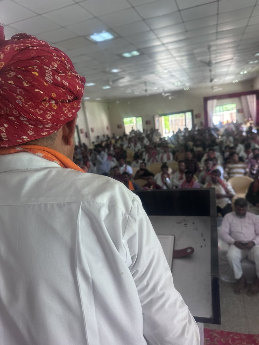 Sureshsindal13's tweet photo. आज भाजपा युवा मोर्चा सिरोही के युवा चौपाल में भाजपा प्रत्याशी लुंबाराम जी के साथ भाग लिया@BJP4Rajasthan @BJPSCMorcha @BhajanlalBjp https://t.co/nbwrvCds7V