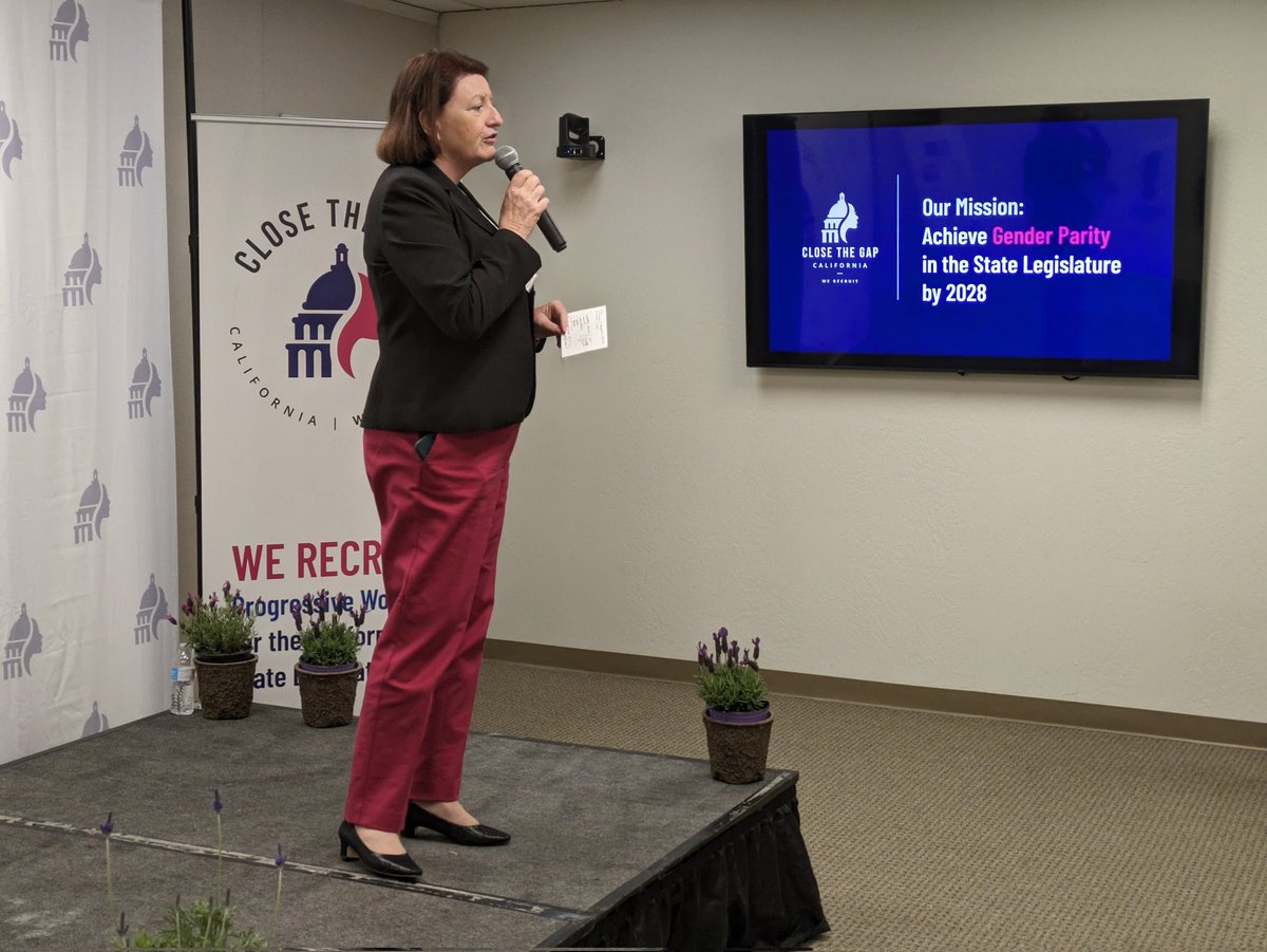 closethegapCA's tweet photo. What a night!! 🤩 It was a full house at our Home Stretch to Parity Reception - THANK YOU to our inspiring speakers @SenToniAtkins & @RhodesiaRansom! #PathToParity https://t.co/MQxA08F58o