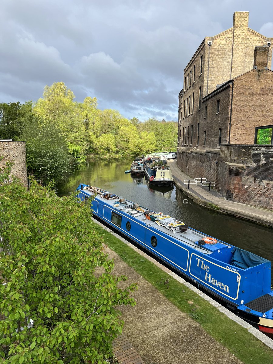 anthonylime's tweet photo. Back in London again after a few years of not visiting. From 2005 to 2014 I was regularly catching the train from St Pancras up to Leeds. The transformation of Kings Cross and the area around it is incredible. My photos are a bit crap though! https://t.co/VlwQtyeQdW