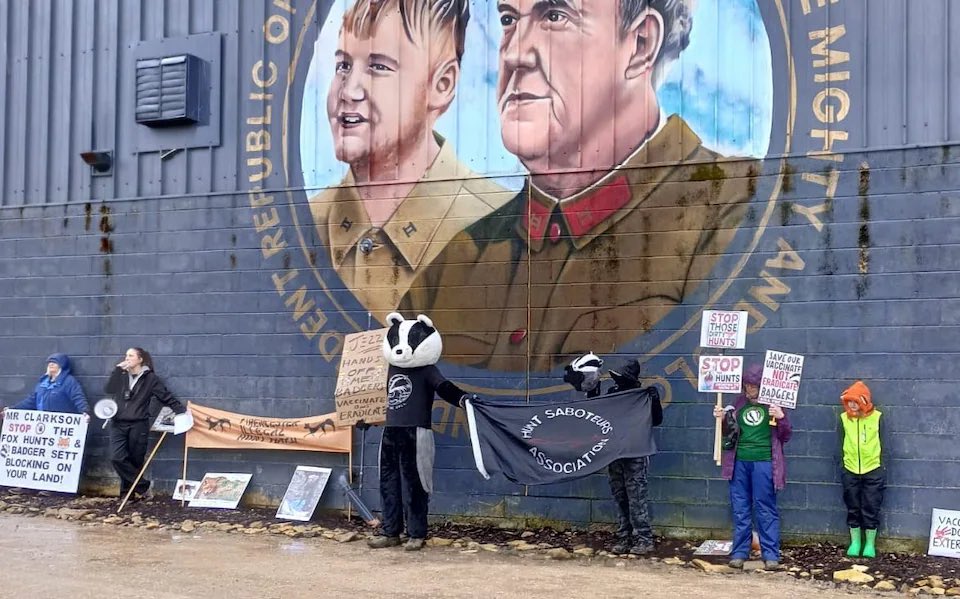 Animal rights protesters protested at Jeremy Clarkson’s Hawkstone Brewery in Bourton-on-the-Water, Glos, after he let a fox hunt whose former members have been fined for animal cruelty offences onto his land. Courtesy: Daily Telegraph