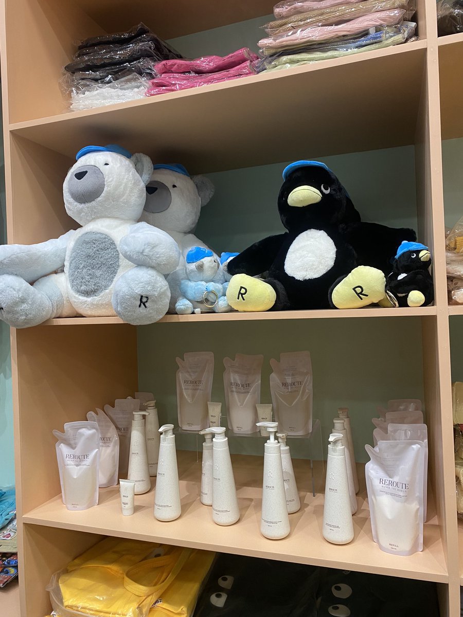 haveanicedaxx's tweet image. 🐧 : ร้าน Seek n’ Keep Club มีน้อง Reroute Ecorevive Harmony Collection วางขายด้วยค้าบ *อันนี้สาขาฟิวเจอร์ชั้น g 🧴🧽🫧
/
#Reroute
#WearTheWorld
#Rerouteofficial
#EcoreviveHarmony