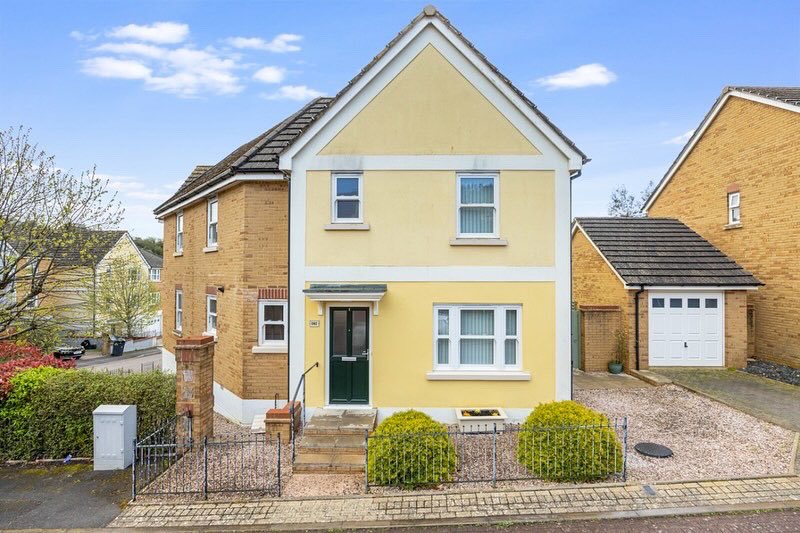 NEW LISTING 🌿 Pengelly Way
Guide £350,000 Freehold

📞 01803 296500
📧 mail@johncouch.co.uk 

#onthemarket #housesforsale #home #sellingproperty 
#estateagentsuk #househunting #torquayproperty #torquay #estateagentstorquay #estateagentsdevon #devonproperty