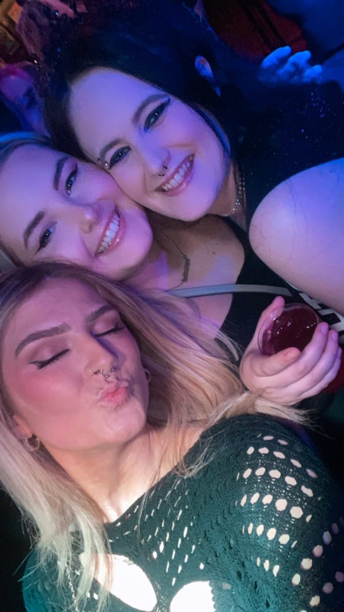 happy birthday bestie @welovekatefordx!! cannot wait to celebrate with you this weekend🥳 love you🖤