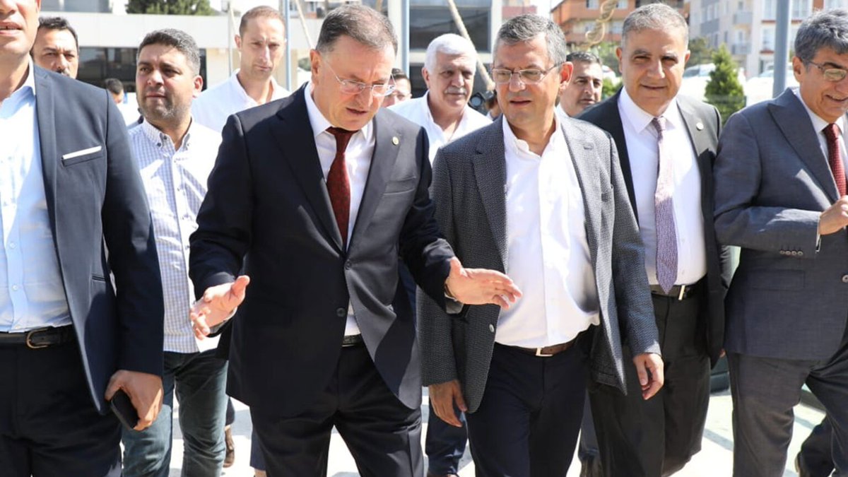 Hatay'ın eski Belediye Başkanı CHP'li Lüftü Savaş’ın seçim çalışmaları için tefeciden aldığı 32 milyon liralık banka dekontları ortaya çıktı. Belediyeye 'imar harcı' adı altında 4 parçada gönderilen 32 milyon liranın sahibi, parayı 'yanlışlıkla' gönderdiğini iddia etti..