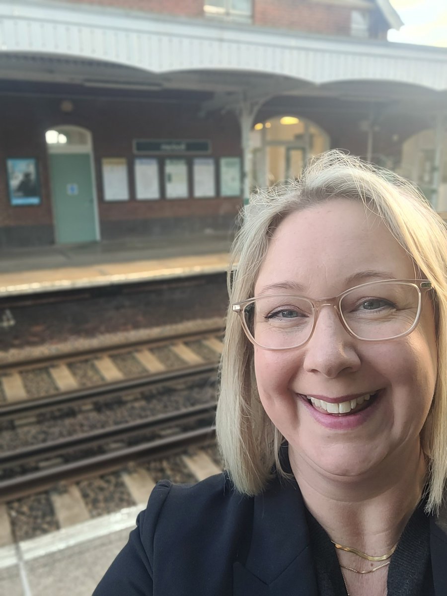 On my way to #OurHealthHeroes with @NorthMidHampUCR 🙌🏻
It's going to be a wonderful day.

@skillsforhealth
@AbigailBarkham
@PathologyHHFT @pd2ot @Naomipurdie04 @awayneinamanger @nicky1mac