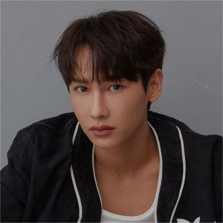 StarLight2025_'s tweet photo. ✨Congratulations to Gun Atthaphan on being nominated for 2024 The Most Shining Star in Thailand

🔗Voting link: https://t.co/NC9BUNpnzn

🎫Log in every day to receive 4 tickets
📅Voting period: Apr.15 - May.04 20:00 BKK

#กันอรรถพันธ์ #GunAtthaphan 
@AtthaphanP