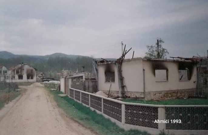 UNPF_Collection's tweet photo. Today, april 16th, we remember the Ahmici massacre.

On april 16th 1993, the HVO army committed genocide in the village of Ahmici and killed 116 Bosniaks in 48 hours of ashes and blood.
Most of the Bosniak homes were destroyed, including the two mosques.
Lest we forget... 😪 https://t.co/9letw2RZkR