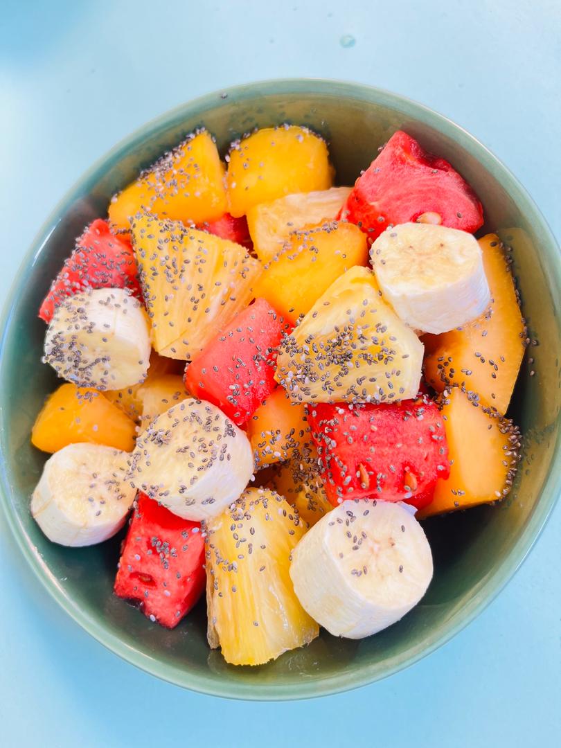 chrysalisNutri's tweet photo. Fruits are rich in water, fibre, and carbohydrates that provide energy and are therefore, a good item and part of all breakfast options.
Ensure to have variety and eat fruits with different colors as each color represents a particular nutrient.
#fruits
#breakfastoptions https://t.co/cqrVih37Zv