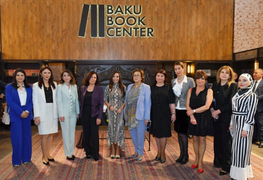 Baku Book Center hosts presentation of methodological manual “Azerbaijani language proficiency level requirements” azertag.az/en/xeber/baku_…