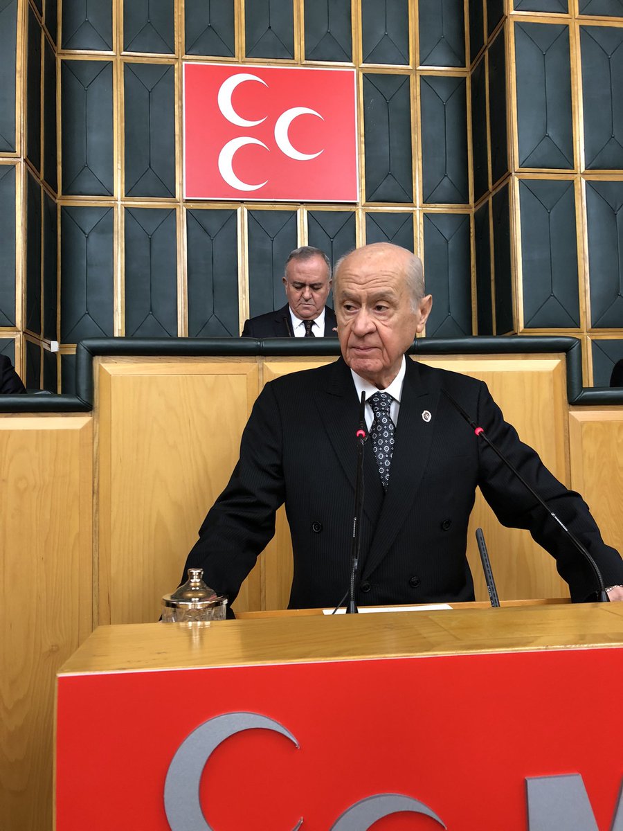 Biz görevimizin farkındayız, yapacaklarımızın şuurundayız.
Vizyonu yetişmeyenlerin nefeslerinin tükendiği yerde terk etmeleri hatta farklı tesirlerin sonucu yılmaları umutsuzluk ve yılgınlık çarkına kapılmaları bundan sonra muhtemeldir.

Ancak Milliyetçi Hareket Partisinin