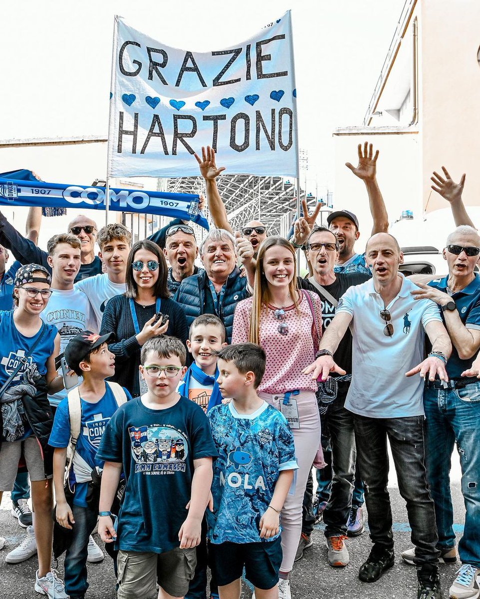 FaktaSepakbola's tweet photo. Supporter klub Como (Serie A): "GRAZIE HARTONO" https://t.co/wXT9UDBvRn