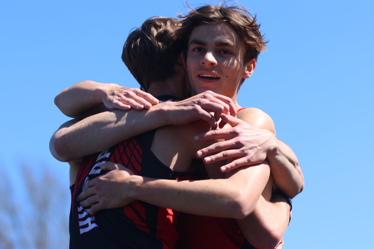 See here for photos from last weekend's Bay Rockets Invitational: oh.milesplit.com/photos/albums/…