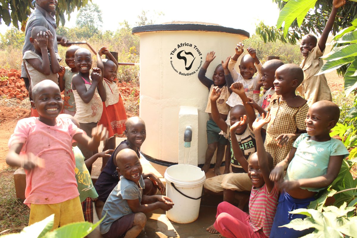 bracknelltc's tweet photo. 💧We work with @AquAidWaterCool to provide fresh, clean water for our staff💧Each purchase supports The Africa Trust in building 'Elephant Pumps' in Africa. We've sponsored a pump and it's en route to bring clean water to a community in need! #AquAid  #CleanWaterForAll 🌍🌍 https://t.co/xfz1bHQoue
