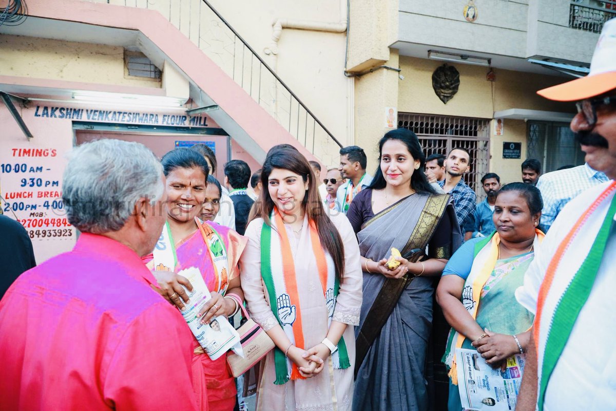 Campaigning for Bengaluru Central Congress Candidate Sri Mansoor Ali Khan in Shivajinagar Assembly Constituency with his wife Smt Tasbia Mansoor Khan. @INCIndia @INCKarnataka @MansoorKhanINC 1/2
