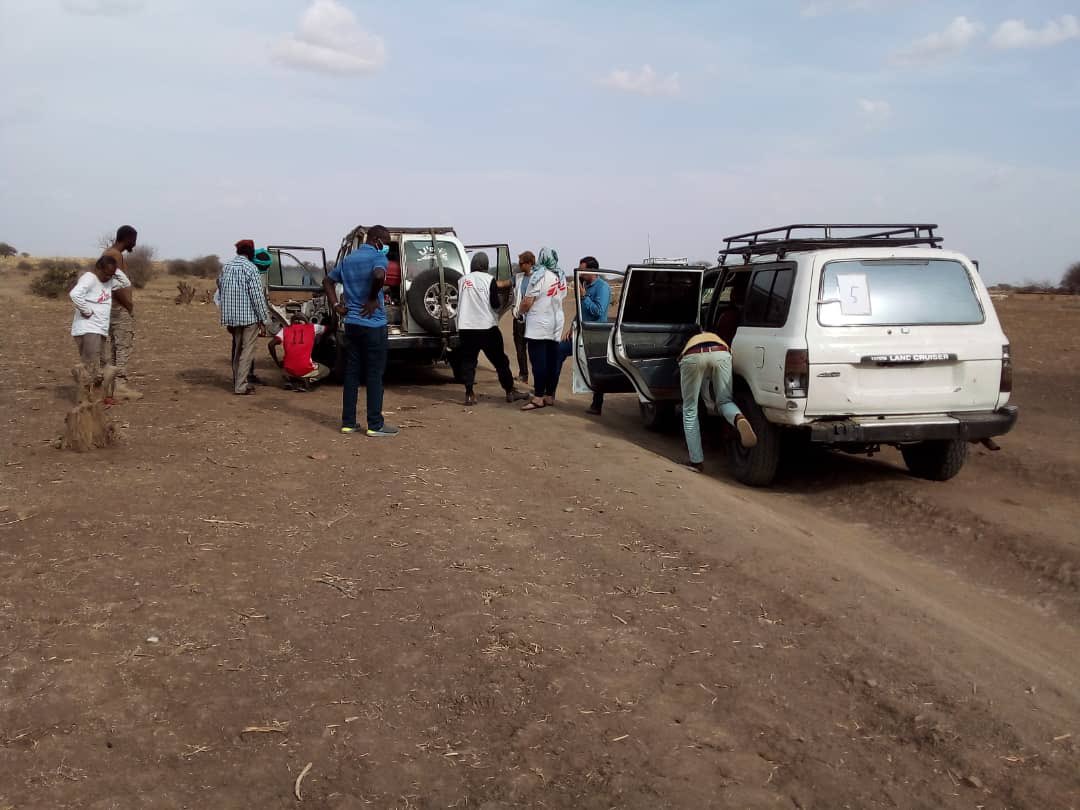 Mariama22653824's tweet photo. Today marks 1year since we escaped from the shadow of death in Nyala, Sudan.After being rescued from WFP guesthouse safe haven, housed in Aldarman Hotel, evacuated to El Daein, en route to Sudan/South Sudan border, entered Wau then finally in Entebbe. 

War is never a solution! https://t.co/i3BRdWC380